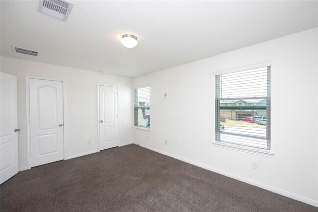 Building Photo - 702 Hardwood Grv Ct