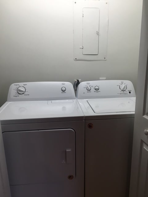 Building Photo - Cozy 3 Bedroom 1.5 Bathroom Home Nestled In Black Mountain