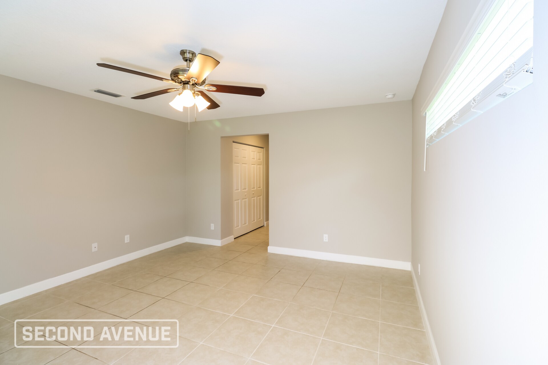 Building Photo - 1222 Alcazar St SE