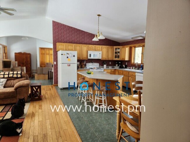 Building Photo - 12 Joey Ln