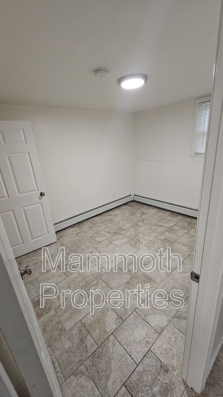 Building Photo - 9 Emerald Dr