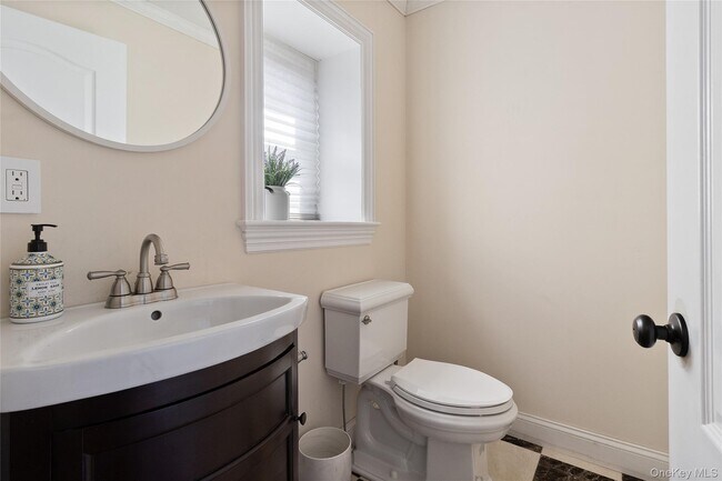 Building Photo - 20 Primrose St