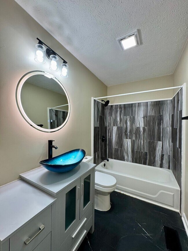 Building Photo - 1089 Torrey Dr