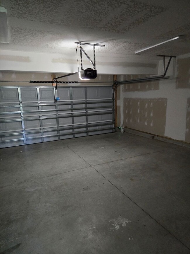 Building Photo - 309 Samuel Run Dr