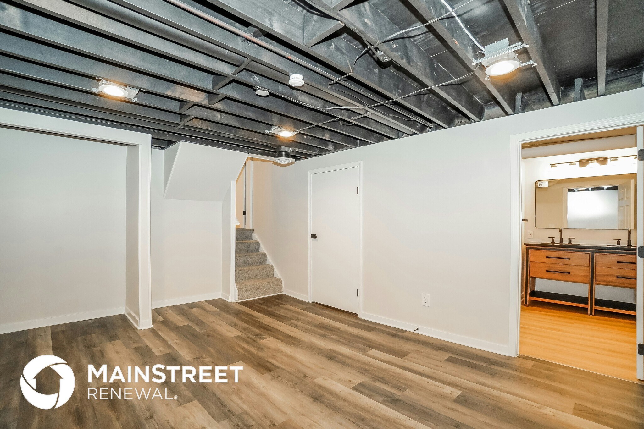 Building Photo - 3054 Deepwood Dr