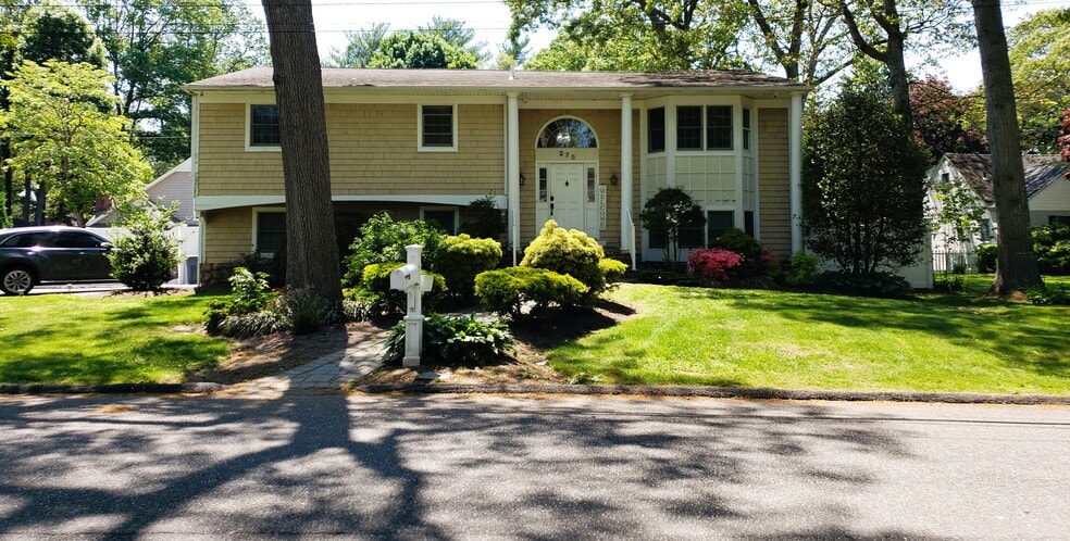 Building Photo - 275 Evergreen Ave