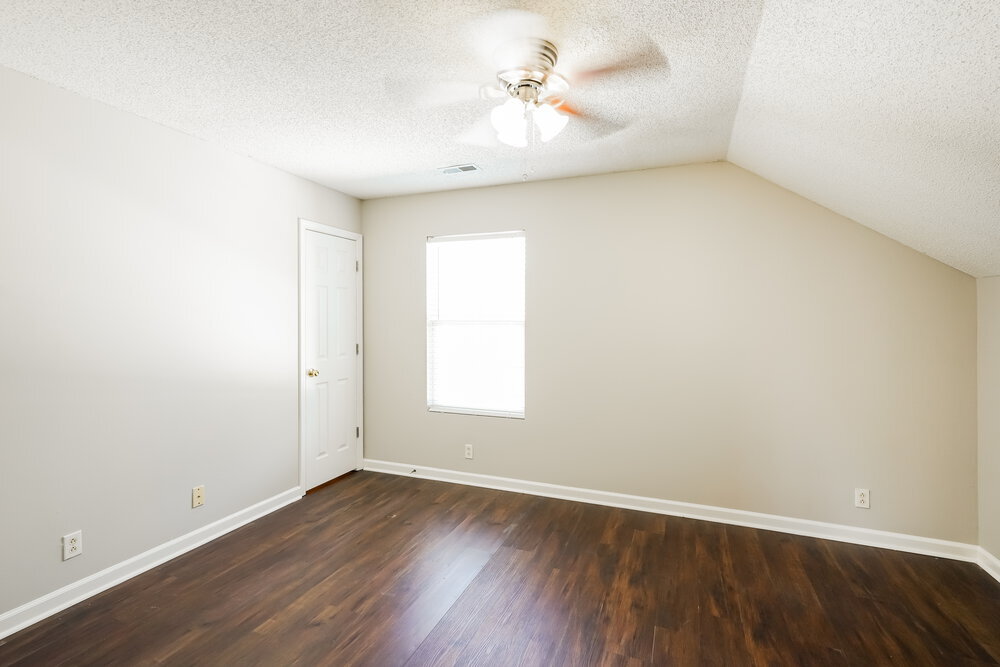 Building Photo - 1464 Rochester Dr