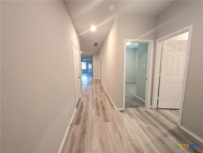 Building Photo - 1138 Stone Vly Rd