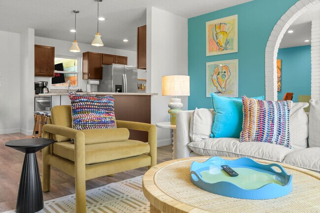 Building Photo - 1319 Saddle Ct