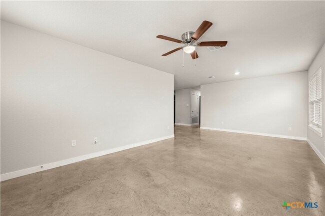 Building Photo - 1415 Shoshoni Trail