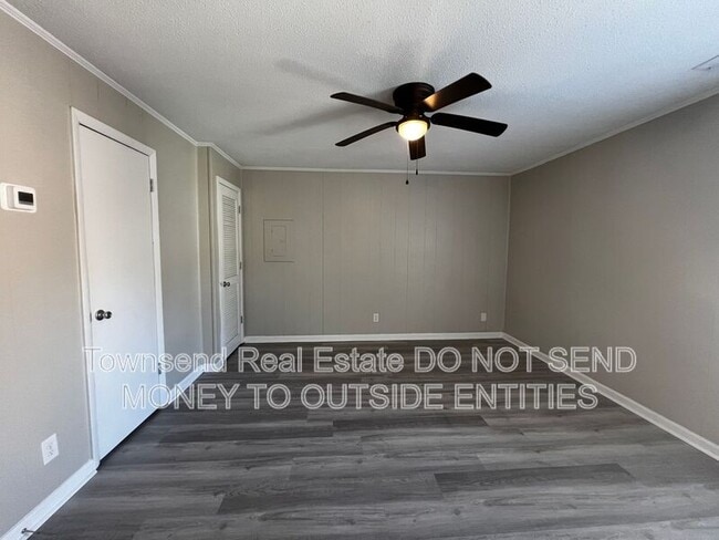 Building Photo - 5874-F Century Oaks Drive