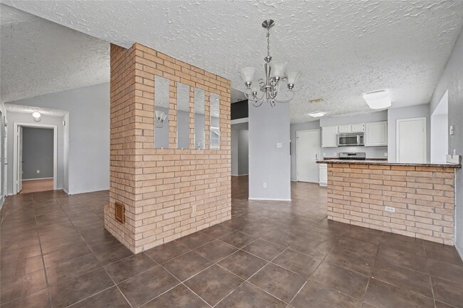 Building Photo - 319 Richvale Ln