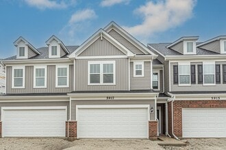 Building Photo - 5917 Hawkweed Dr