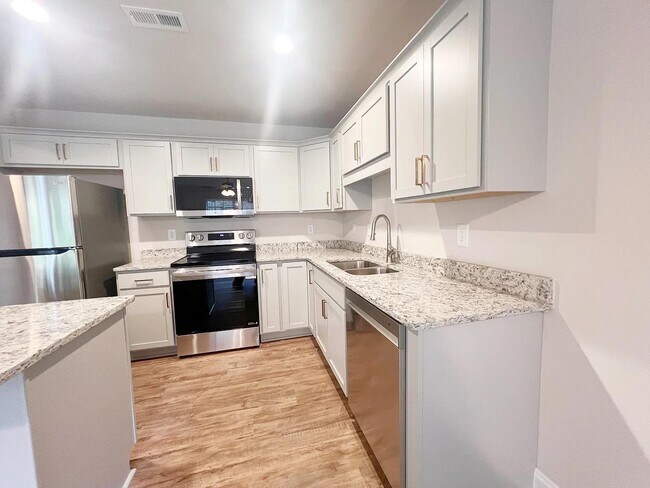 Building Photo - 106 Keel Ln