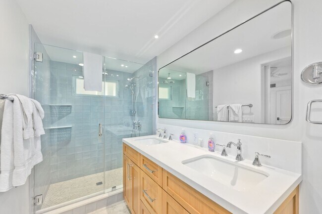 Building Photo - Furnished Extended Stay Rental through May 2026 - Balboa Peninsula, Newport Beach