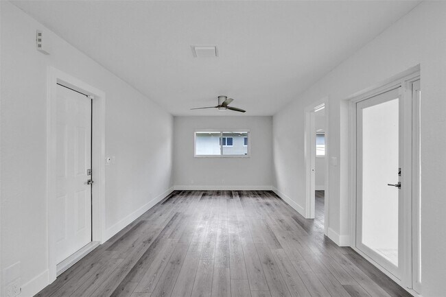 Building Photo - 5361 SW 7th St
