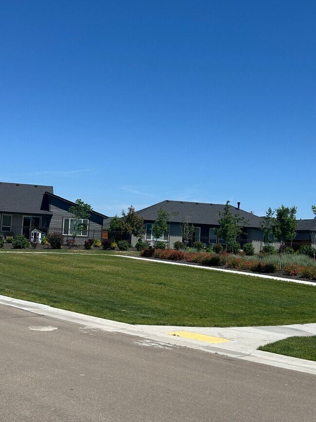 Building Photo - Riverstone: 3 Bedroom 3 Bath, Patio Home, ...