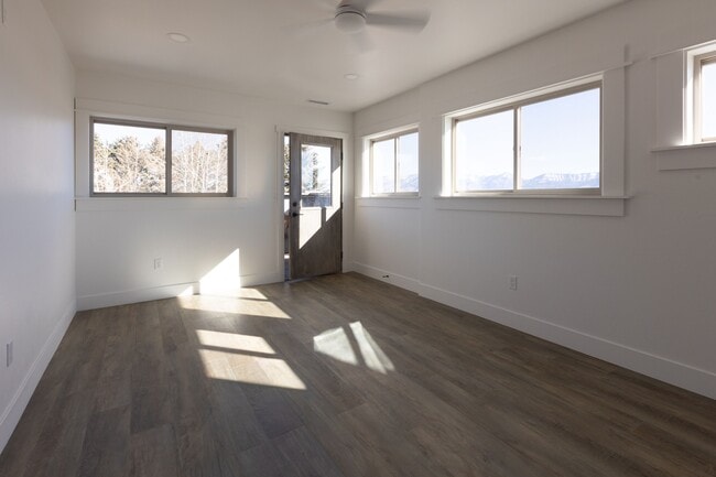 Building Photo - 546 Alaska Frontage Rd