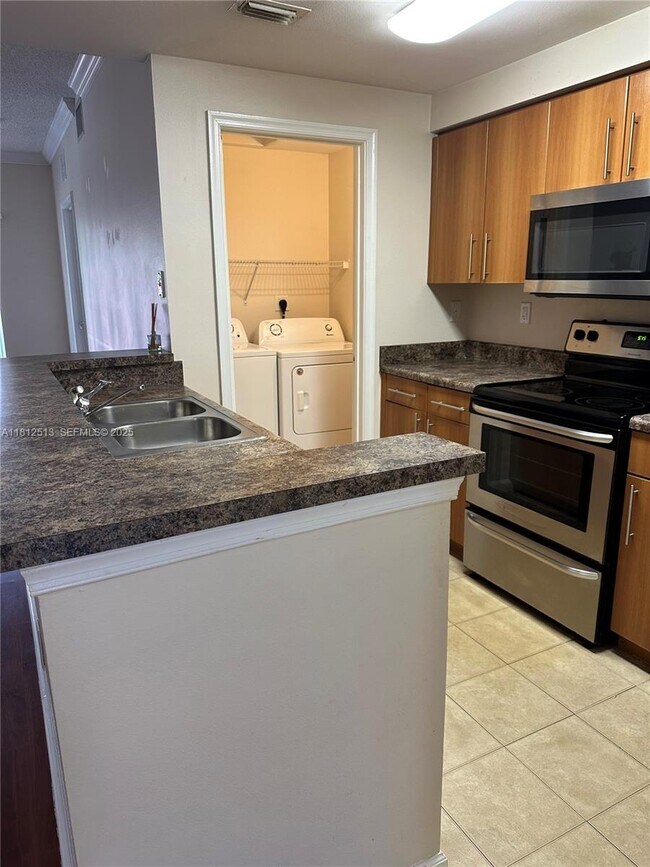 Building Photo - 5840 W Sample Rd