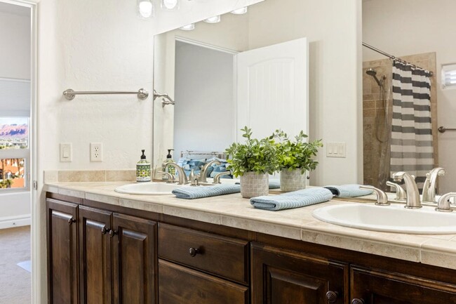 Building Photo - Bella Terrazza FURNISHED CONDO  --  Golf C...