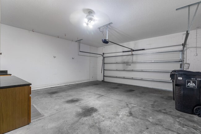 Building Photo - 4 Bedroom Home in Lake Nona with Fenced Yard