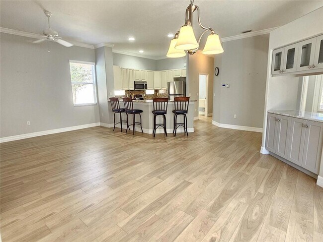 Building Photo - 330 Rio Terra