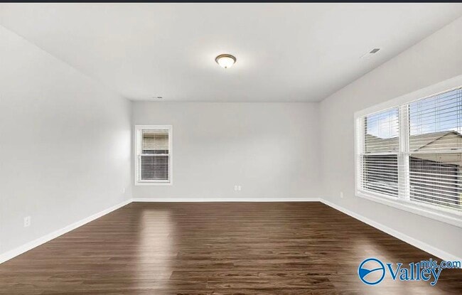 Building Photo - 203 Portrait St