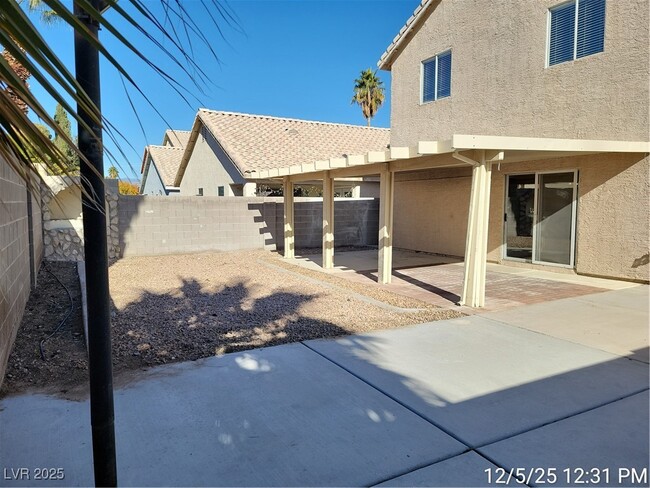 Building Photo - 5921 Royal Castle Ln