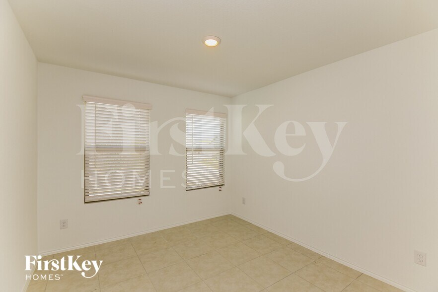 Building Photo - 337 Ranchito Pass