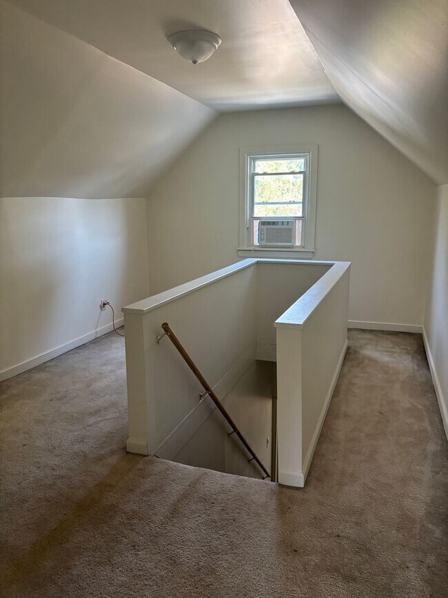 Building Photo - Three bedroom house - Hopewell, VA
