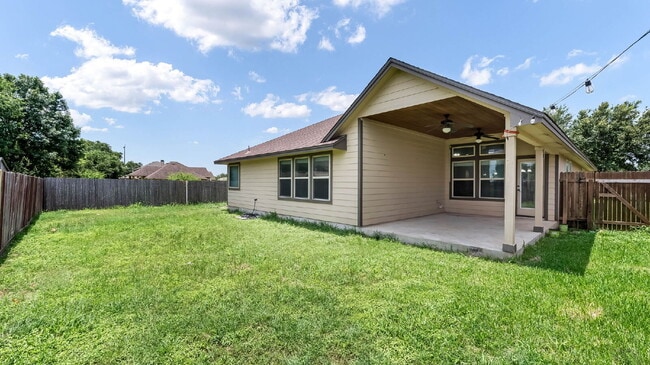 Building Photo - 15606 Fox Ln