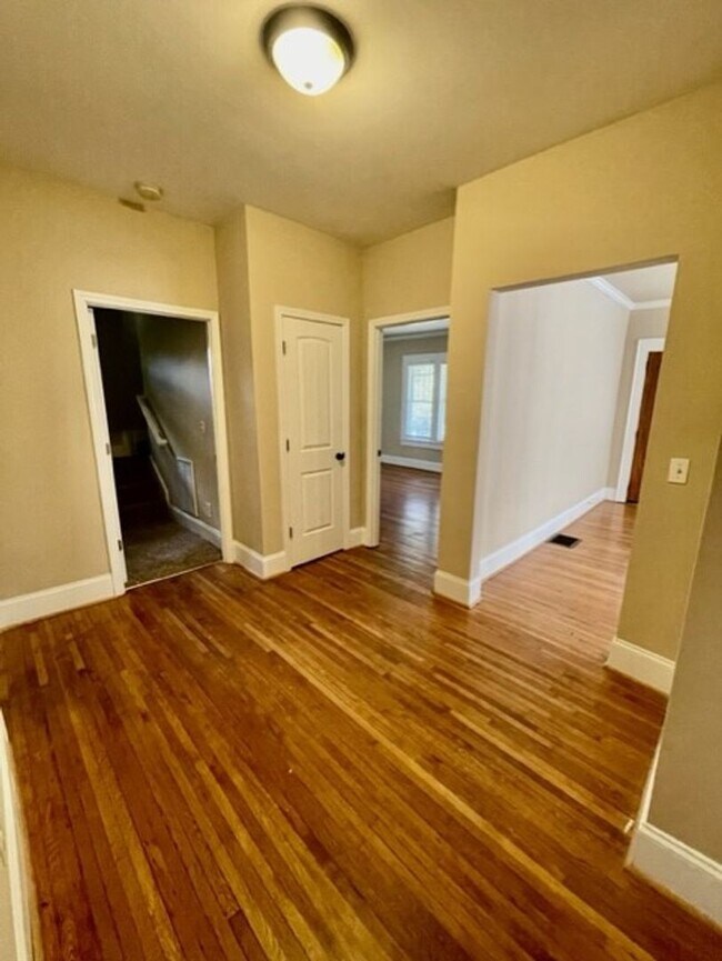 Building Photo - Introducing WesleyHeights401, a charming 3-bedroom, 2-bathroom house located in the heart of Char...