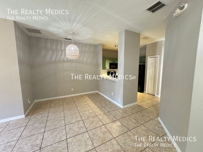 Building Photo - 2854 Oakwater Dr