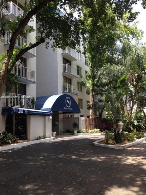 Building Photo - 1740 NW N River Dr