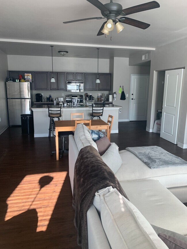 Building Photo - 3526 Eastbrook St