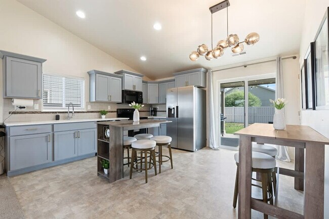 Building Photo - 3804 Bobwhite St