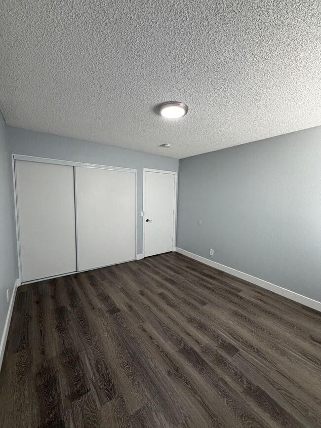 Building Photo - 1125 E Ventura St