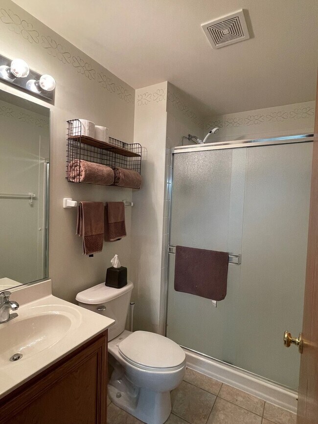 Building Photo - 2552 Hatfield Ct