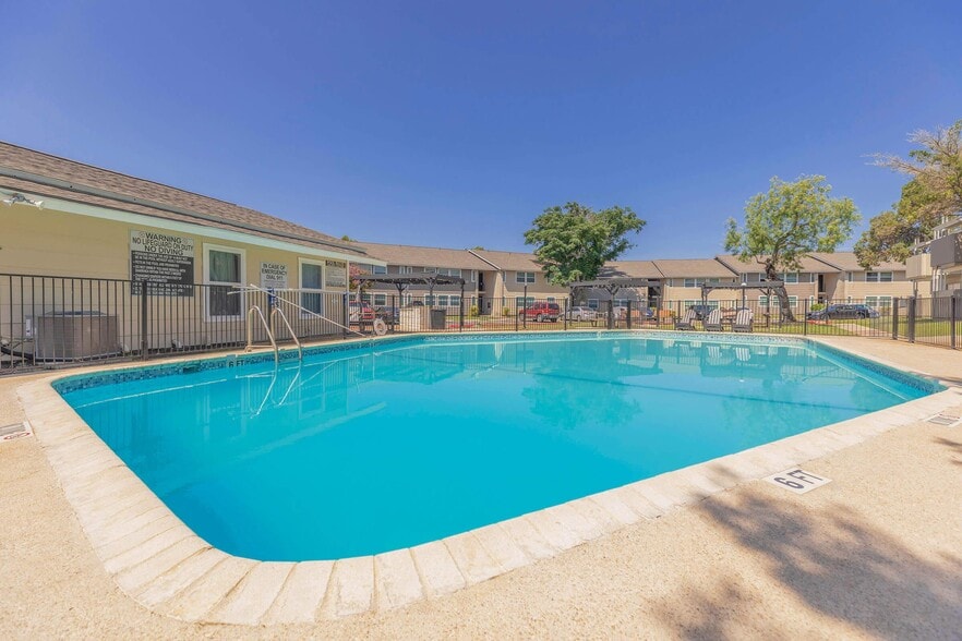 Building Photo - The Annex