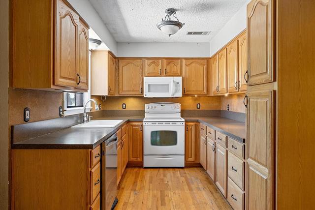 Building Photo - 2908 Lynell Dr