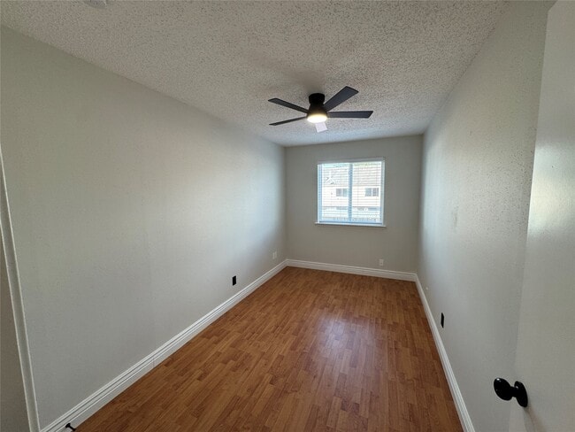 Building Photo - 6512 Kentwick Dr