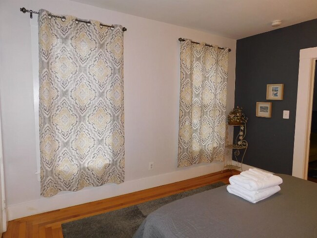 Building Photo - 46 Kingsley Ave