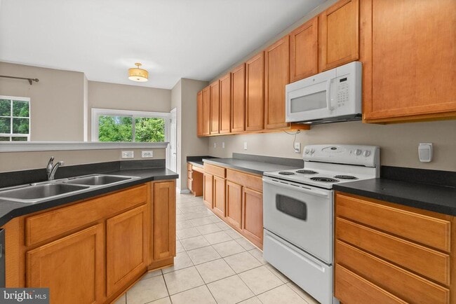 Building Photo - 102 Penns Manor Dr