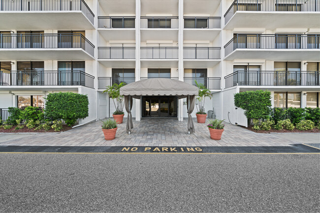Primary Photo - 2100 N Atlantic Ave