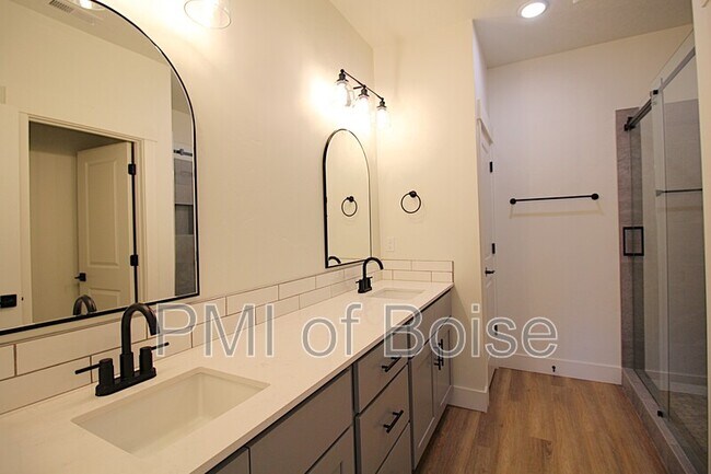 Building Photo - 123 Trifecta Ln