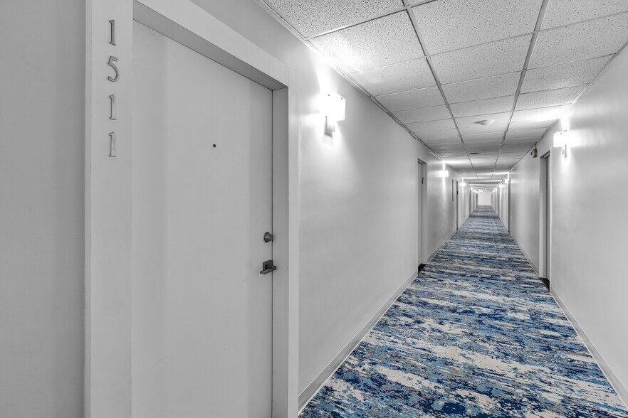 Building Photo - 4747 Collins Ave
