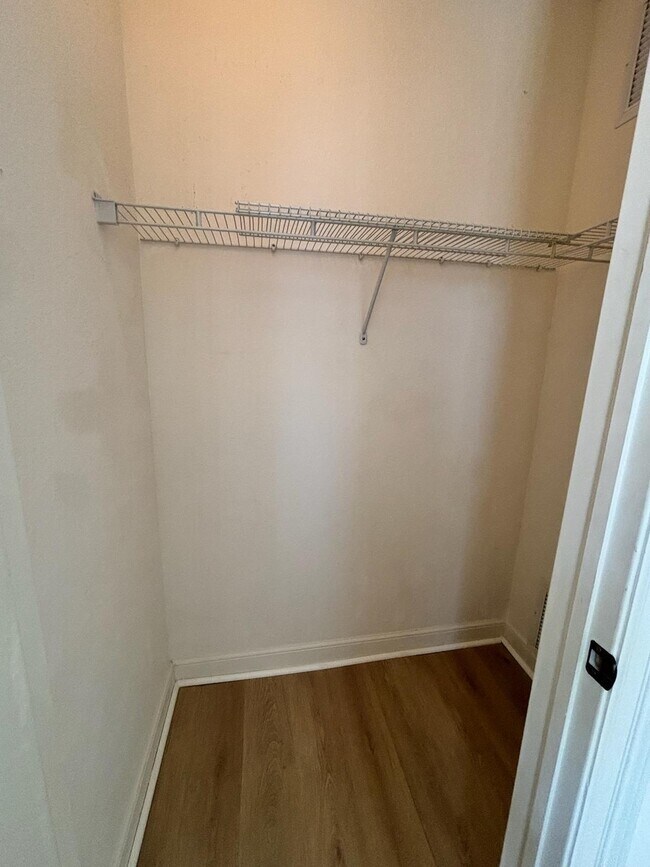Building Photo - 767 Millbrae Ct