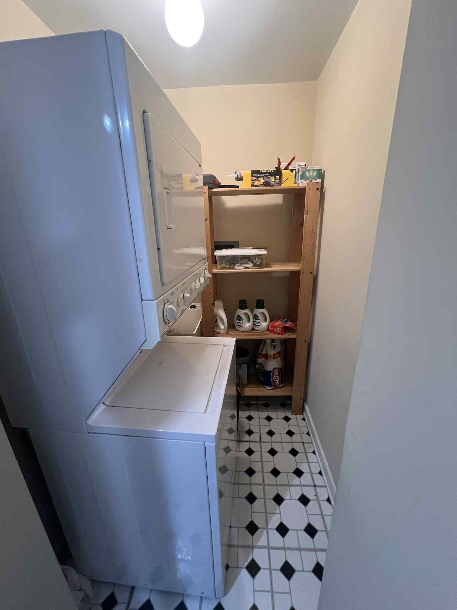 Laundry Room - 2833 N Burling St