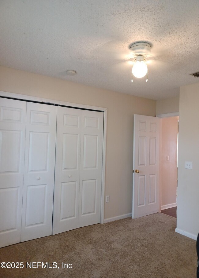 Building Photo - 608 Abbey Ct