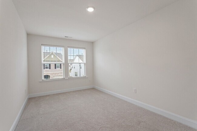 Building Photo - 61 Clear Bead Ct